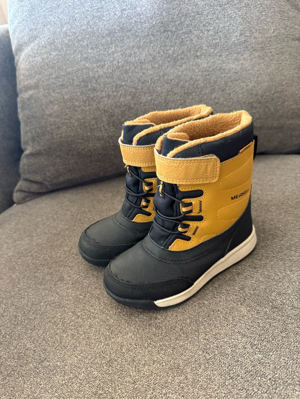 Merrell toddler Winter Boots Waterproof Insulated Size 9m